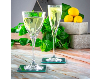 kryształowe kieliszki do szampana